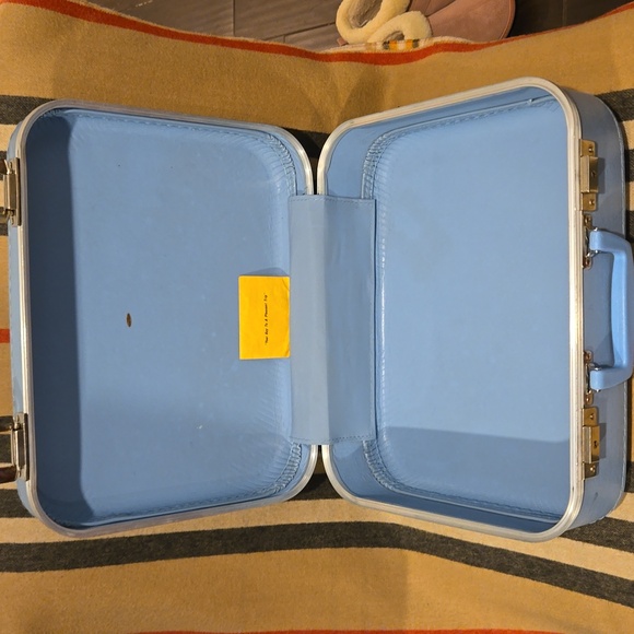 Vintage Blue Luggage Going To Granmas - Picture 7 of 10